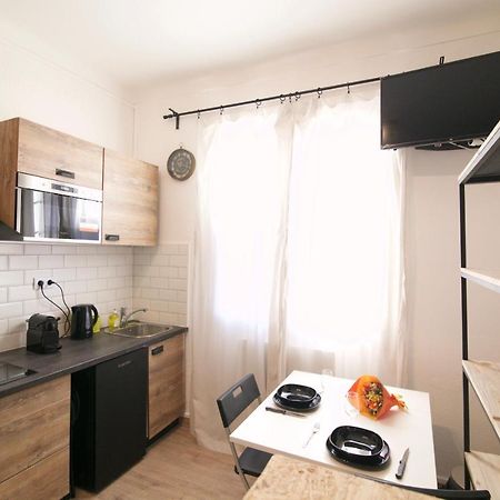 Studio-résidence front de mer ⎮ parking gratuit Bandol Extérieur photo